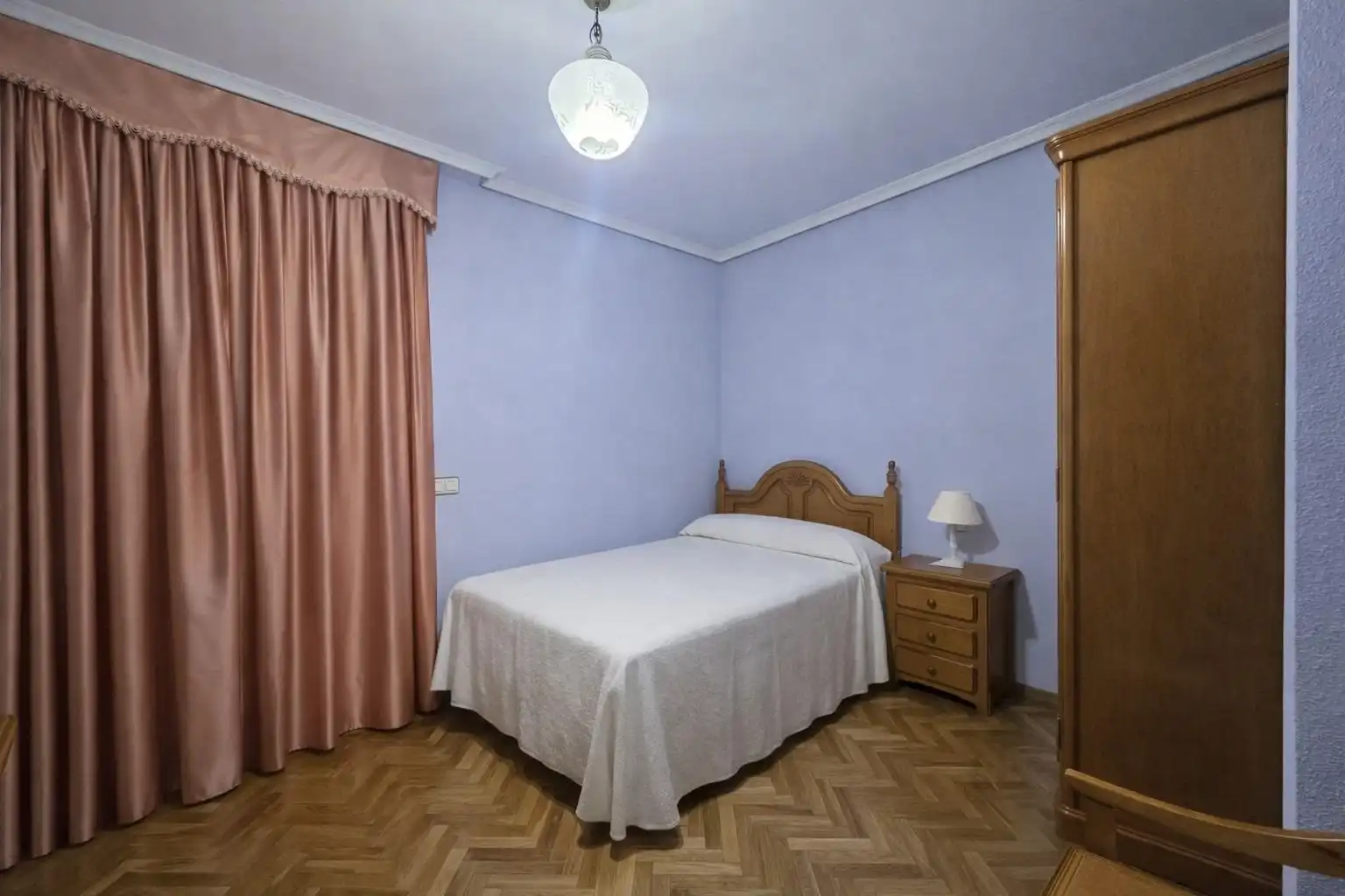 Bedroom of Houses for sale in Plasencia  with Air Conditioner, Terrace and Storage room