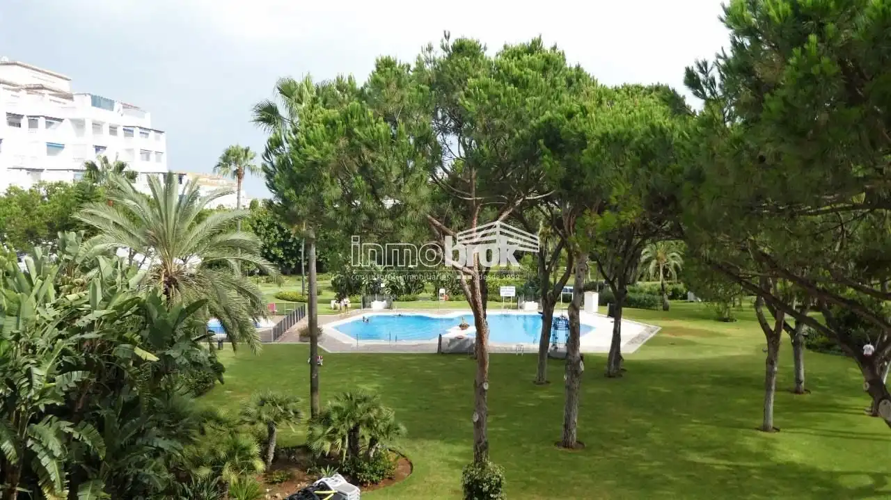Garten von Wohnung zur Miete in Marbella mit Klimaanlage, Terrasse und Schwimmbad