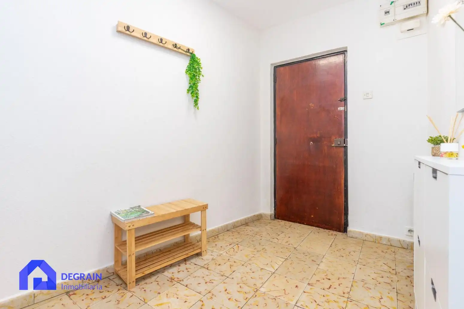 Flat for rent in Oviedo   with Furnished