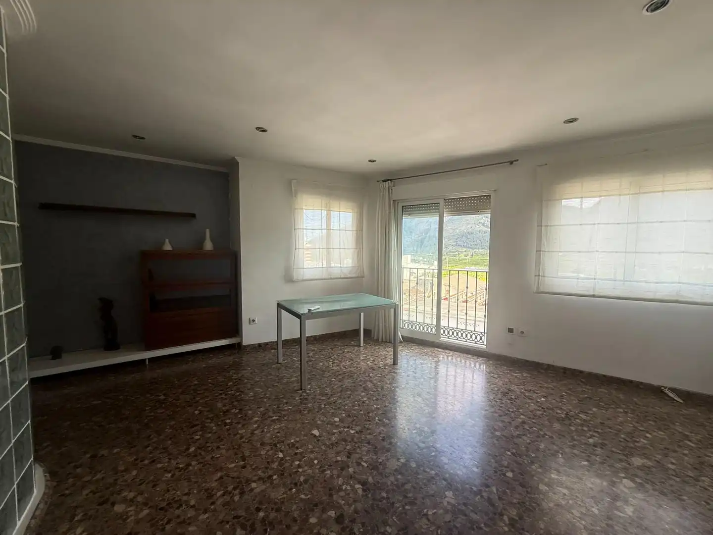 Vista exterior de Piso en venta en Tavernes de la Valldigna