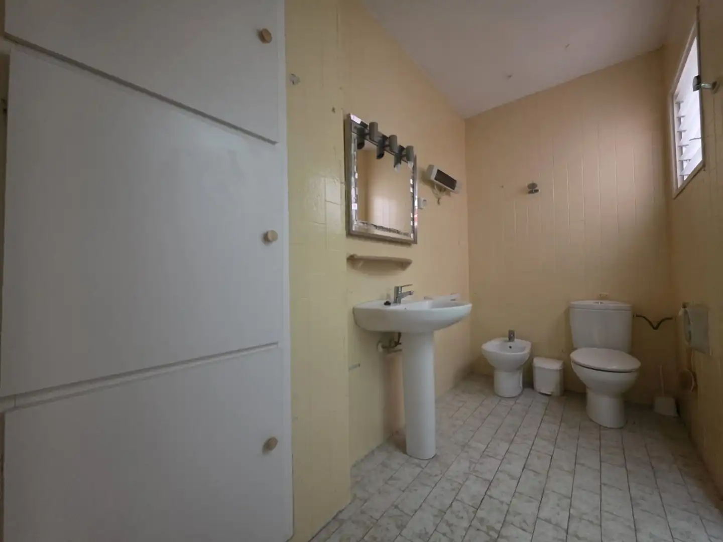 Bathroom of Flat for sale in La Ràpita  with Terrace, Storage room and Oven