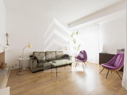 Living room of Flat for sale in  Barcelona Capital  with Air Conditioner, Heating and Parquet flooring