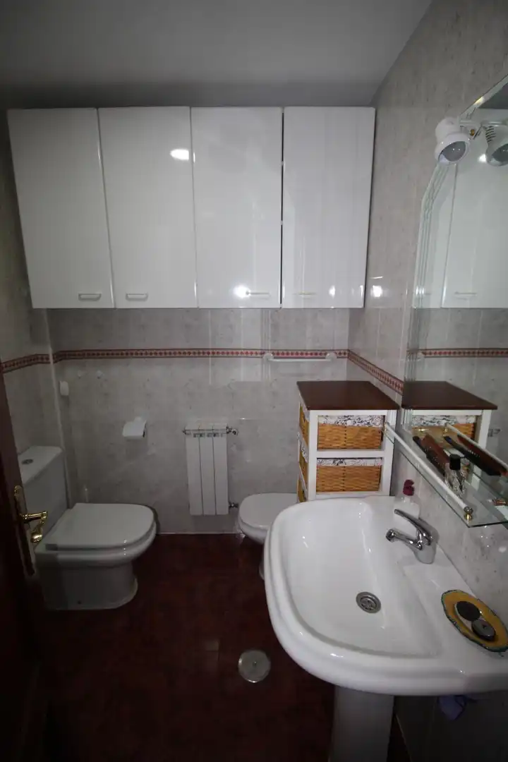 Baño de Piso en venta en Puertollano con Aire acondicionado, Calefacción y Amueblado