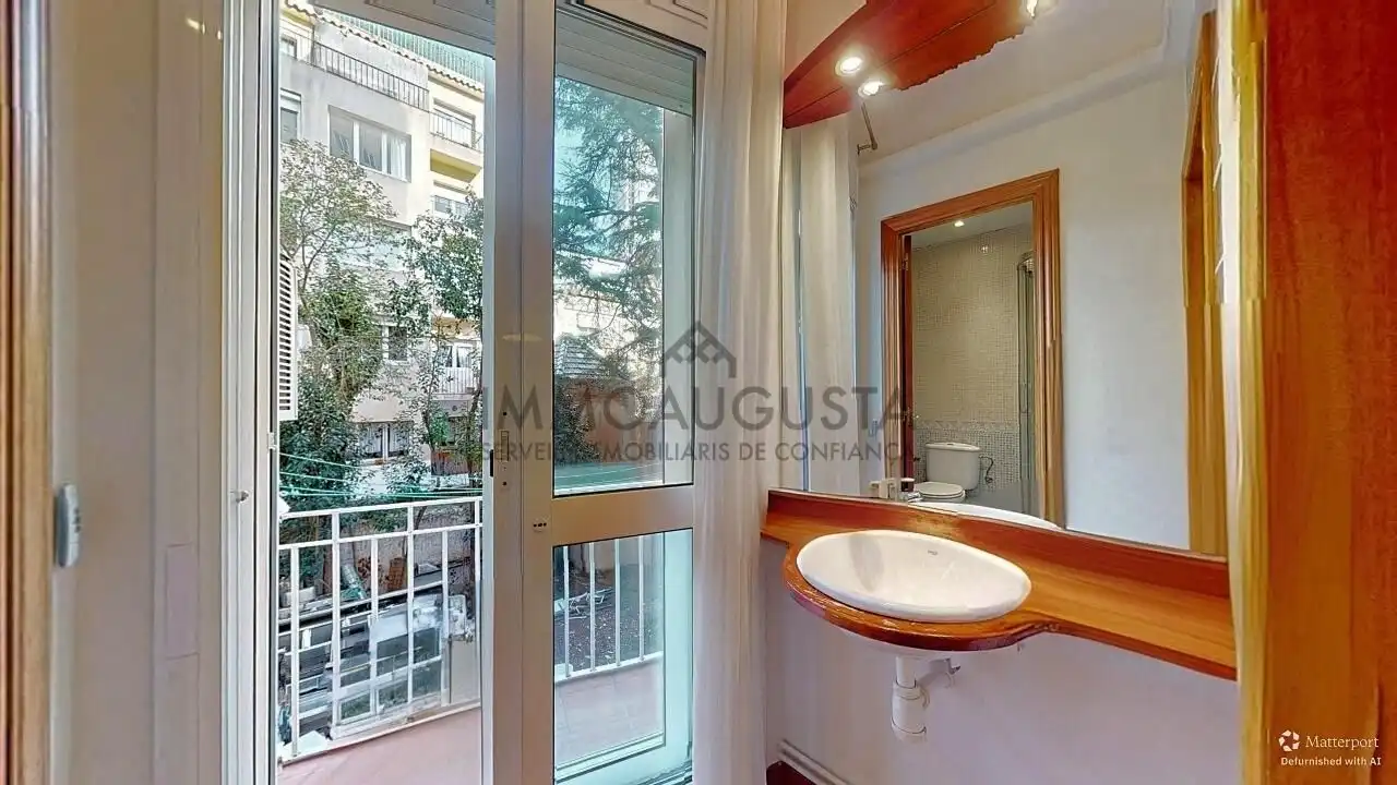 Bany de Pis en venda en Barcelona amb Aire condicionat, Calefacció i Parquet