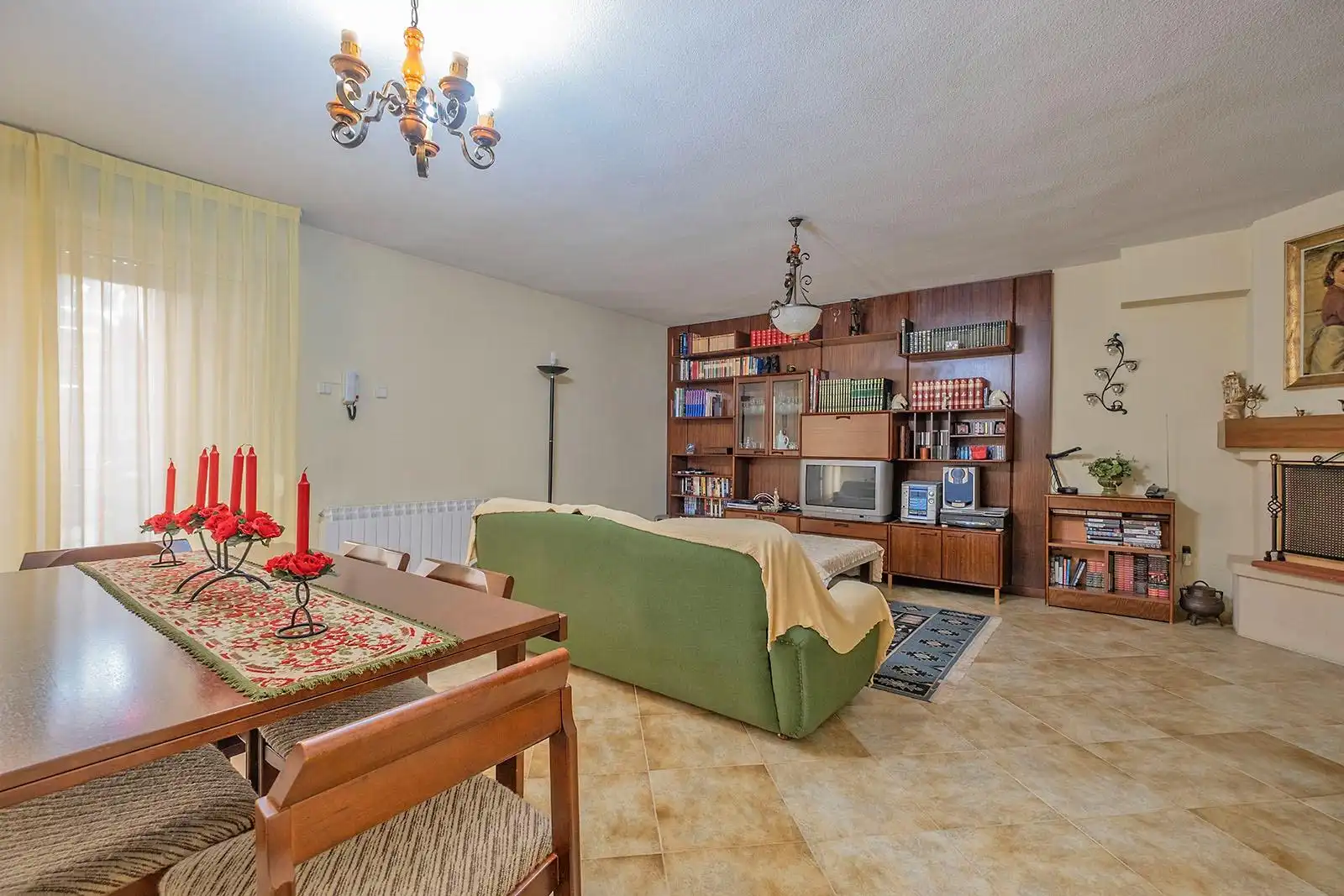 Sala de estar de Casa adosada en venta en Tres Cantos con Calefacción, Jardín privado y Parquet