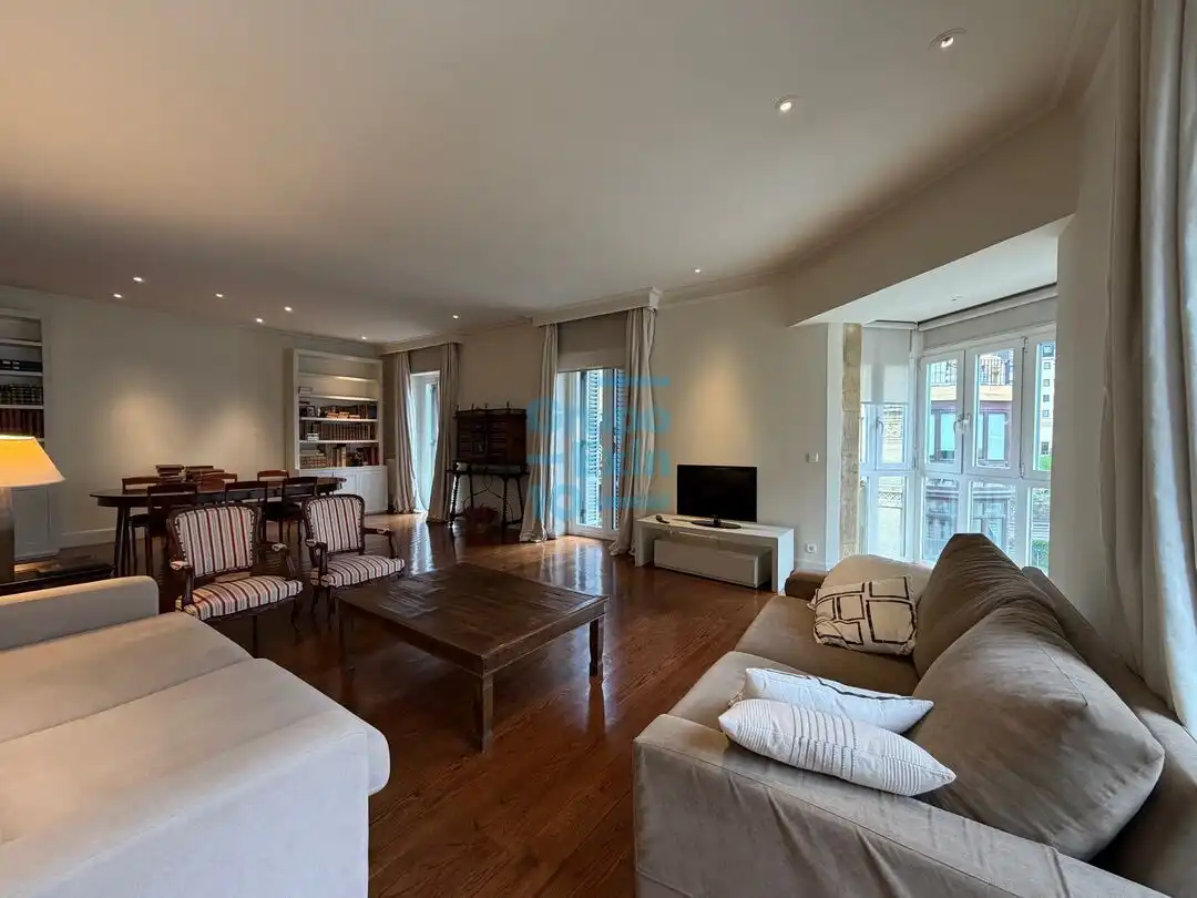 Flat for rent in Área Romántica