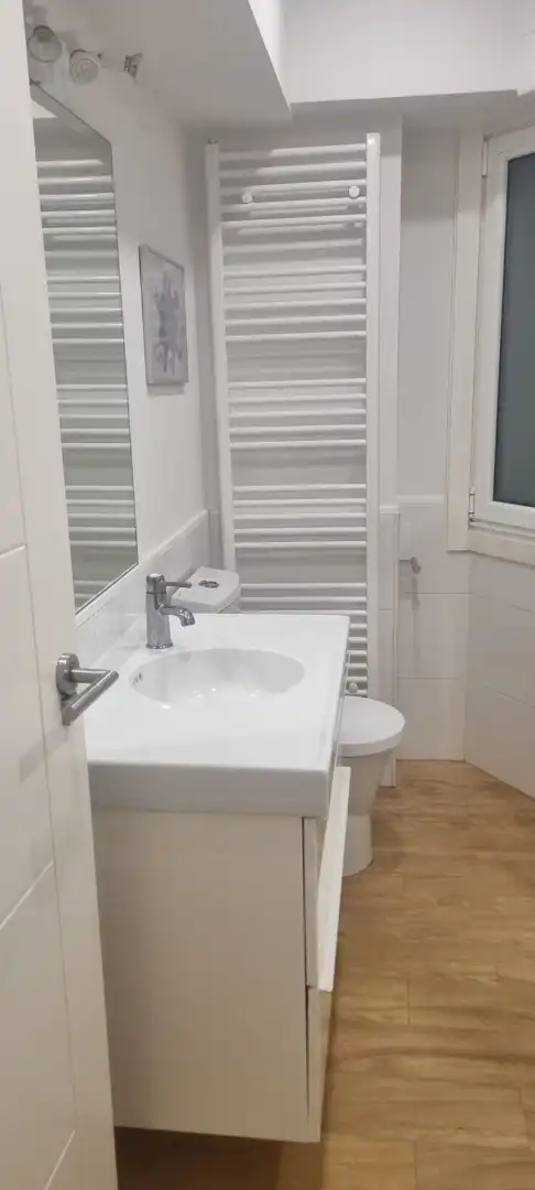 Bany de Pis de lloguer en Vigo  amb Aire condicionat, Calefacció i Parquet