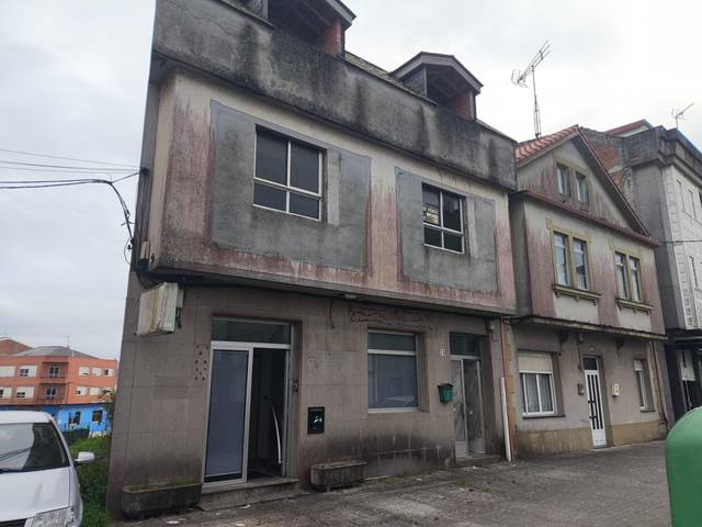 Edificio en Venta en Avenida FISTERRA en Coristanco