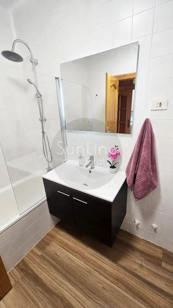 Bany de Pis en venda en Los Alcázares amb Terrassa, Moblat i Balcó