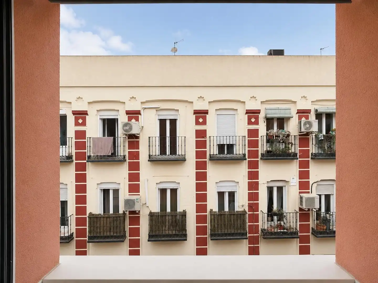 Außenansicht von Wohnung zum Verkauf in Madrid mit Heizung und Parkett