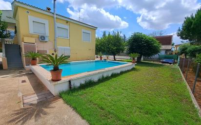 Exterior view of House or chalet for sale in Alzira  with Air Conditioner, Private garden and Terrace