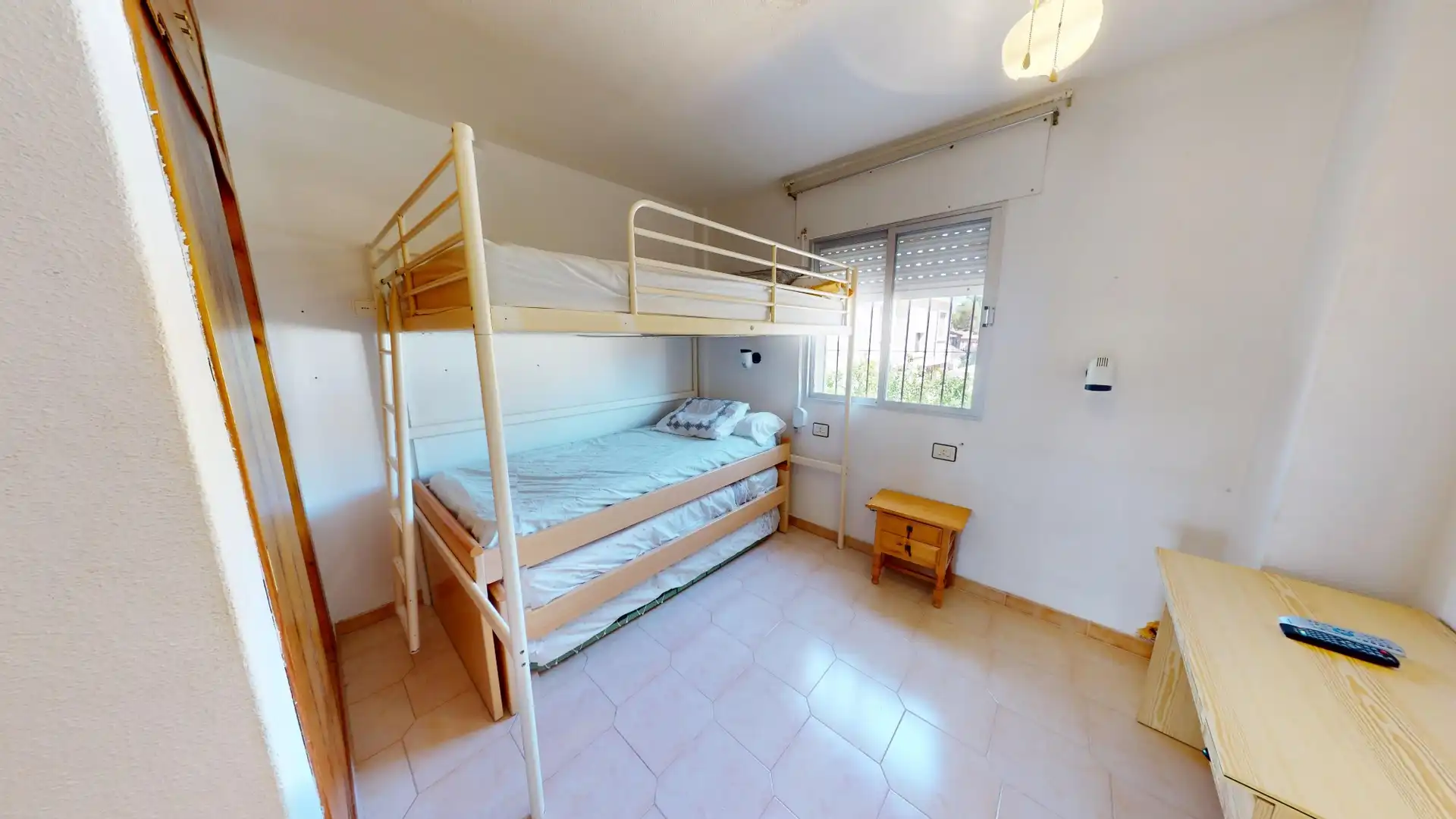 Dormitori de Casa o xalet en venda en Los Alcázares amb Aire condicionat, Terrassa i Moblat
