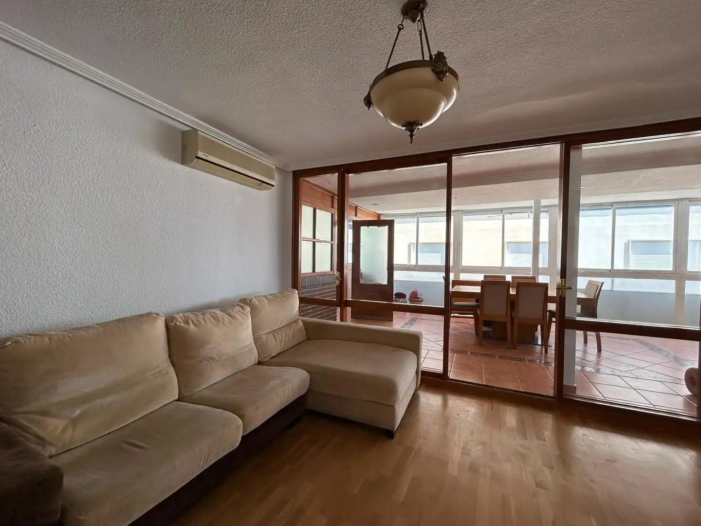 Sala d'estar de Àtic de lloguer en Alicante / Alacant amb Aire condicionat, Calefacció i Terrassa