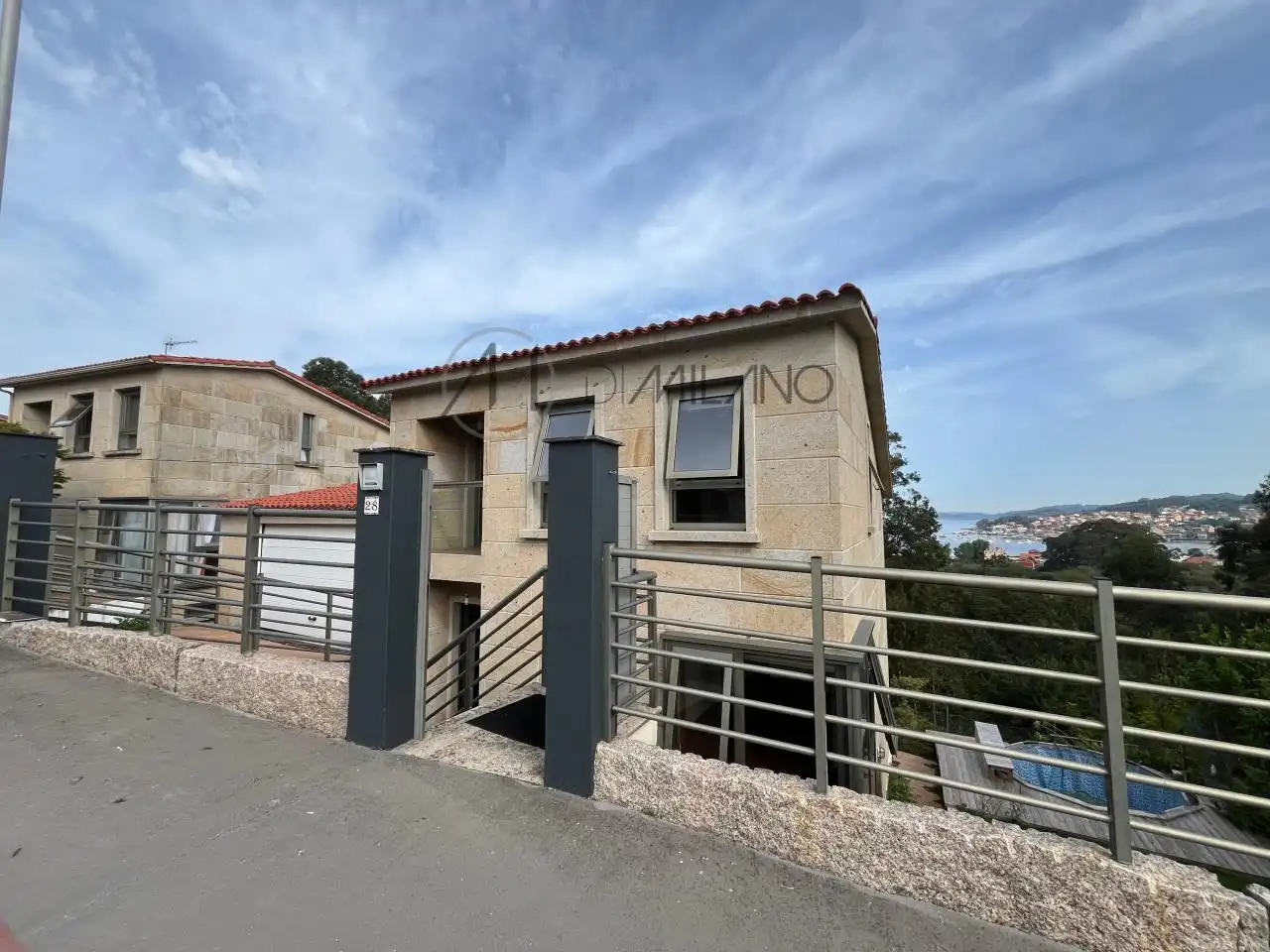 Vista exterior de Casa o chalet en venta en Cangas  con Calefacción, Jardín privado y Terraza