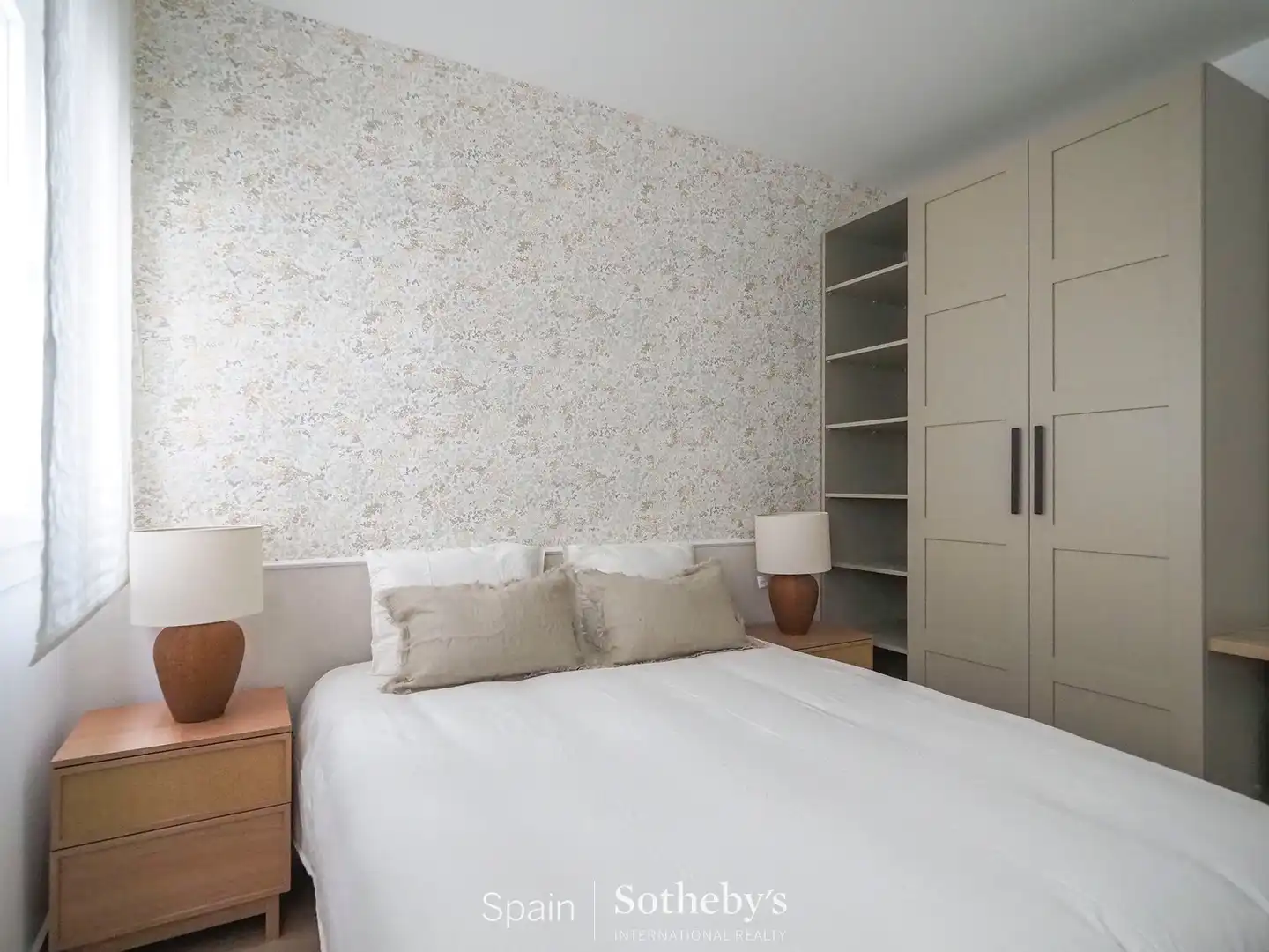 Dormitori de Apartament en venda en Madrid amb Aire condicionat i Calefacció