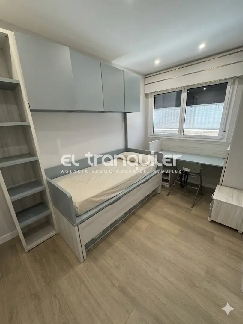 Bedroom of Flat for rent in Madrid  with Air Conditioner, Terrace and Storage room