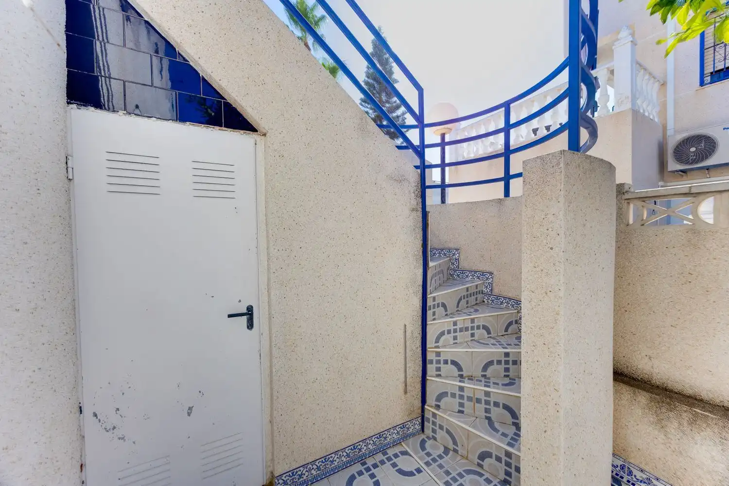 Casa adosada en venda en Torrevieja amb Terrassa, Moblat i Piscina comunitària