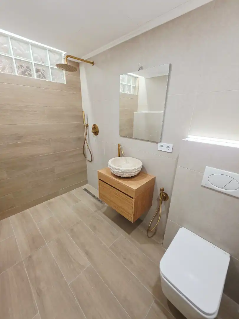 Bathroom of Ground floor for sale in Castelldefels  with Air Conditioner, Heating and Terrace