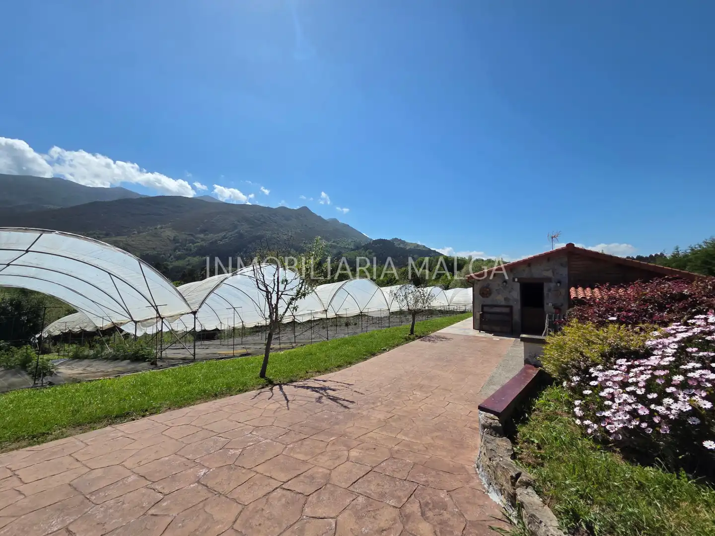 Jardí de Casa o xalet en venda en Colunga amb Calefacció, Jardí privat i Parquet