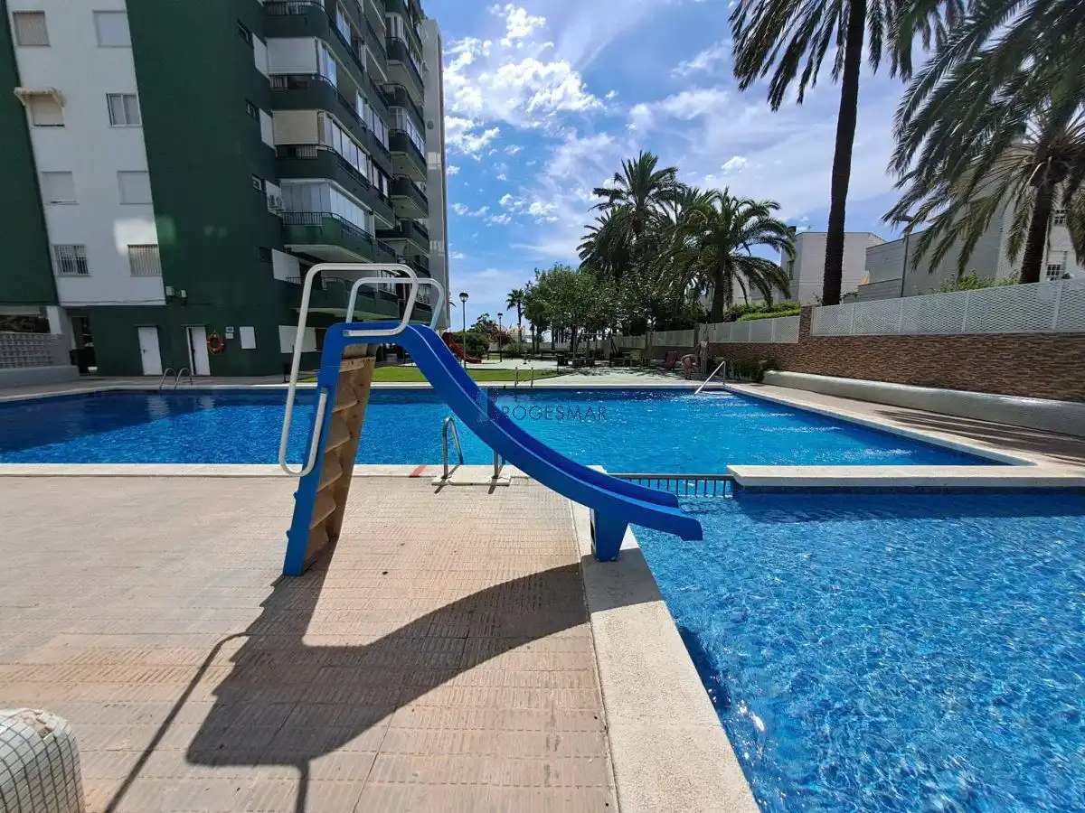 Piscina de Apartamento en venta en Benicasim / Benicàssim con Piscina comunitaria