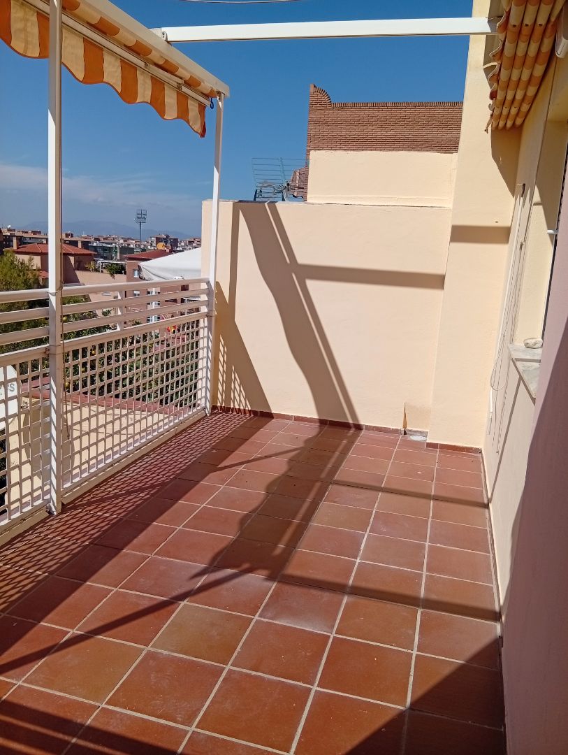 Terrassa de Dúplex de lloguer en  Granada Capital amb Terrassa, Es permeten mascotes i Alarma