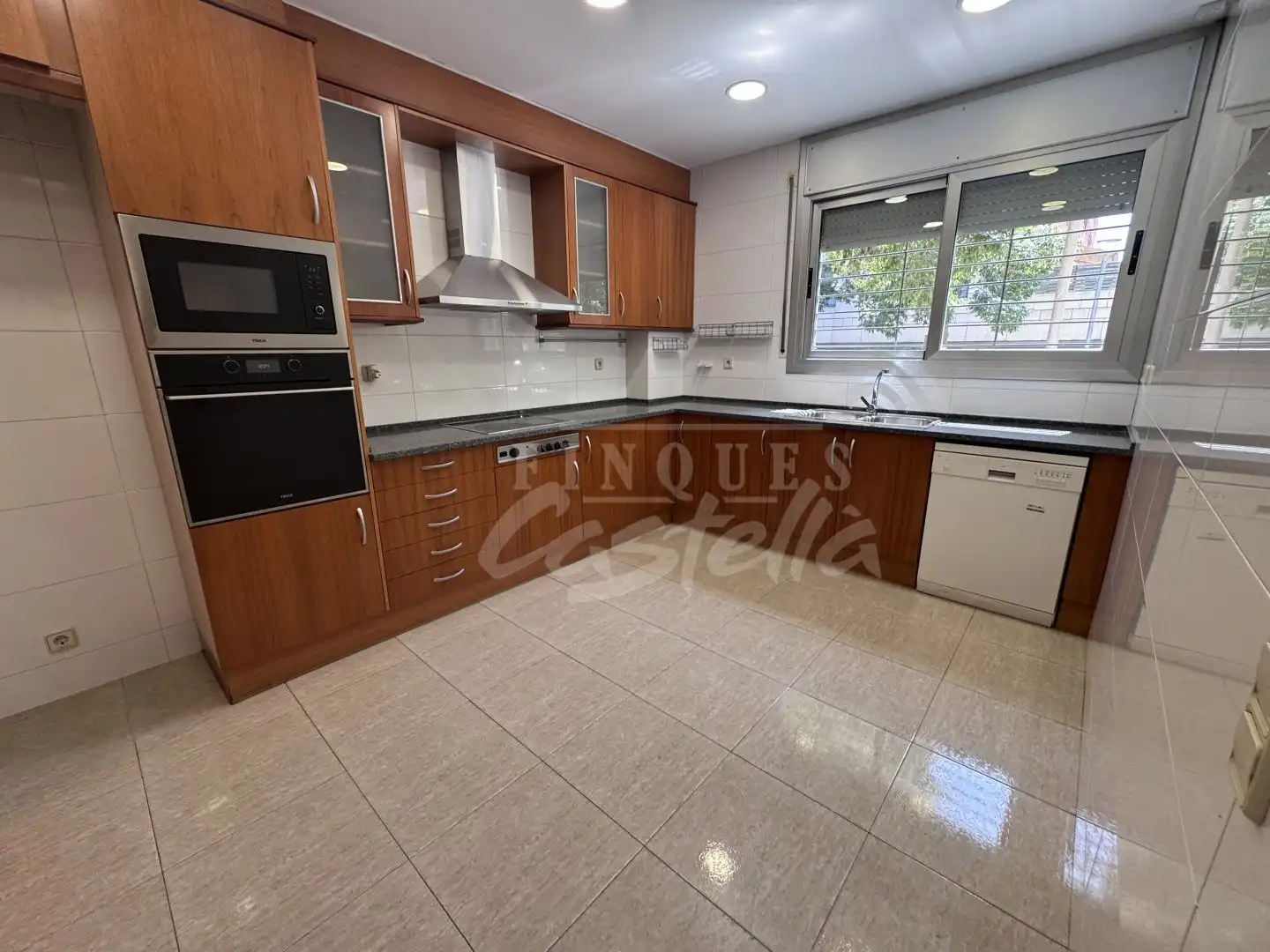 Cuina de Casa o xalet en venda en Mataró amb Aire condicionat, Terrassa i Balcó