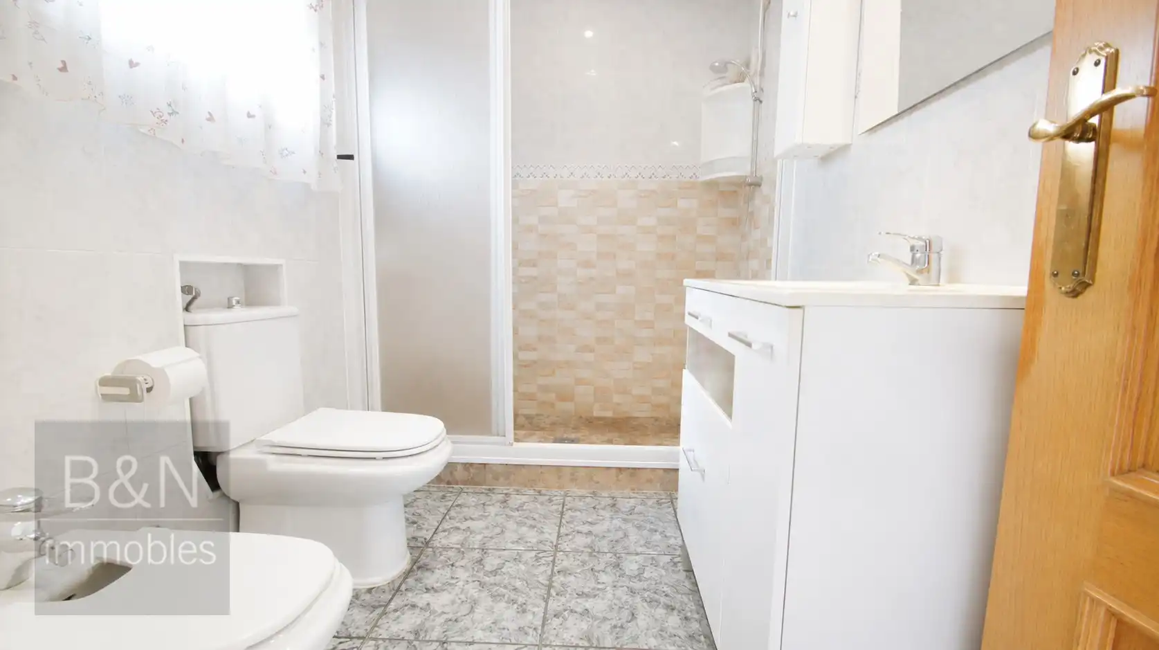 Badezimmer von Haus oder Chalet zum Verkauf in Terrassa mit Heizung und Schwimmbad