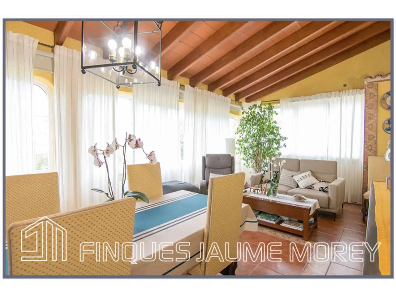 Sala d'estar de Casa o xalet en venda en Lloseta amb Aire condicionat, Jardí privat i Terrassa