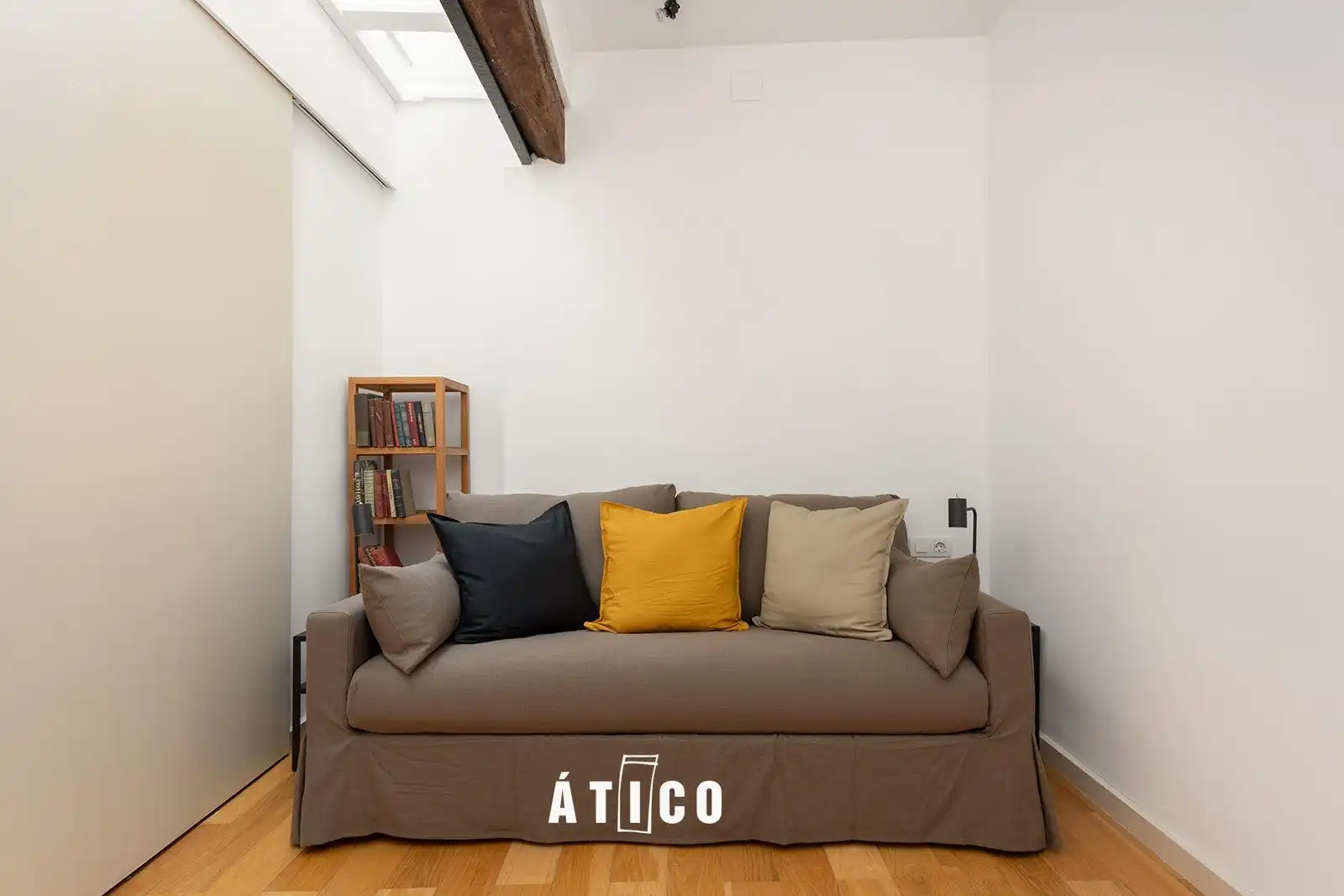 Sala d'estar de Àtic en venda en Barcelona amb Aire condicionat, Calefacció i Parquet