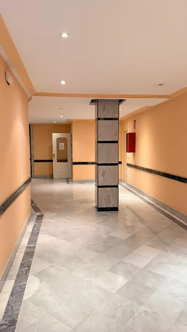 Piso en venta en Marbella con Terraza, Amueblado y Horno