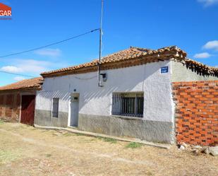 Außenansicht von Country house zum verkauf in Las Berlanas  mit Privatgarten, Terrasse und Abstellraum