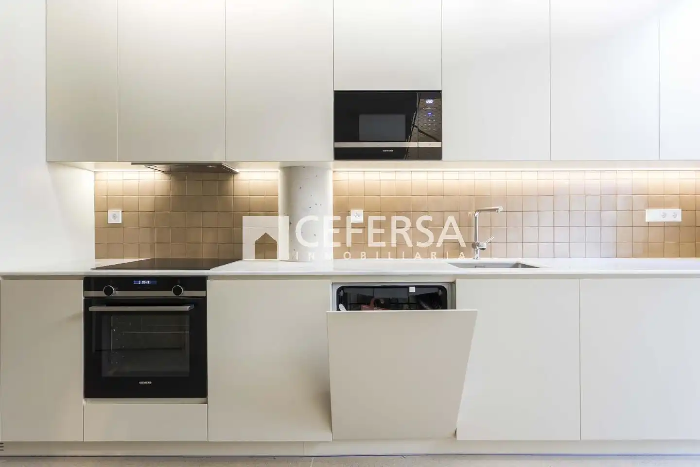 Planta baja en venta en Carrer de Sardenya, Sagrada Família