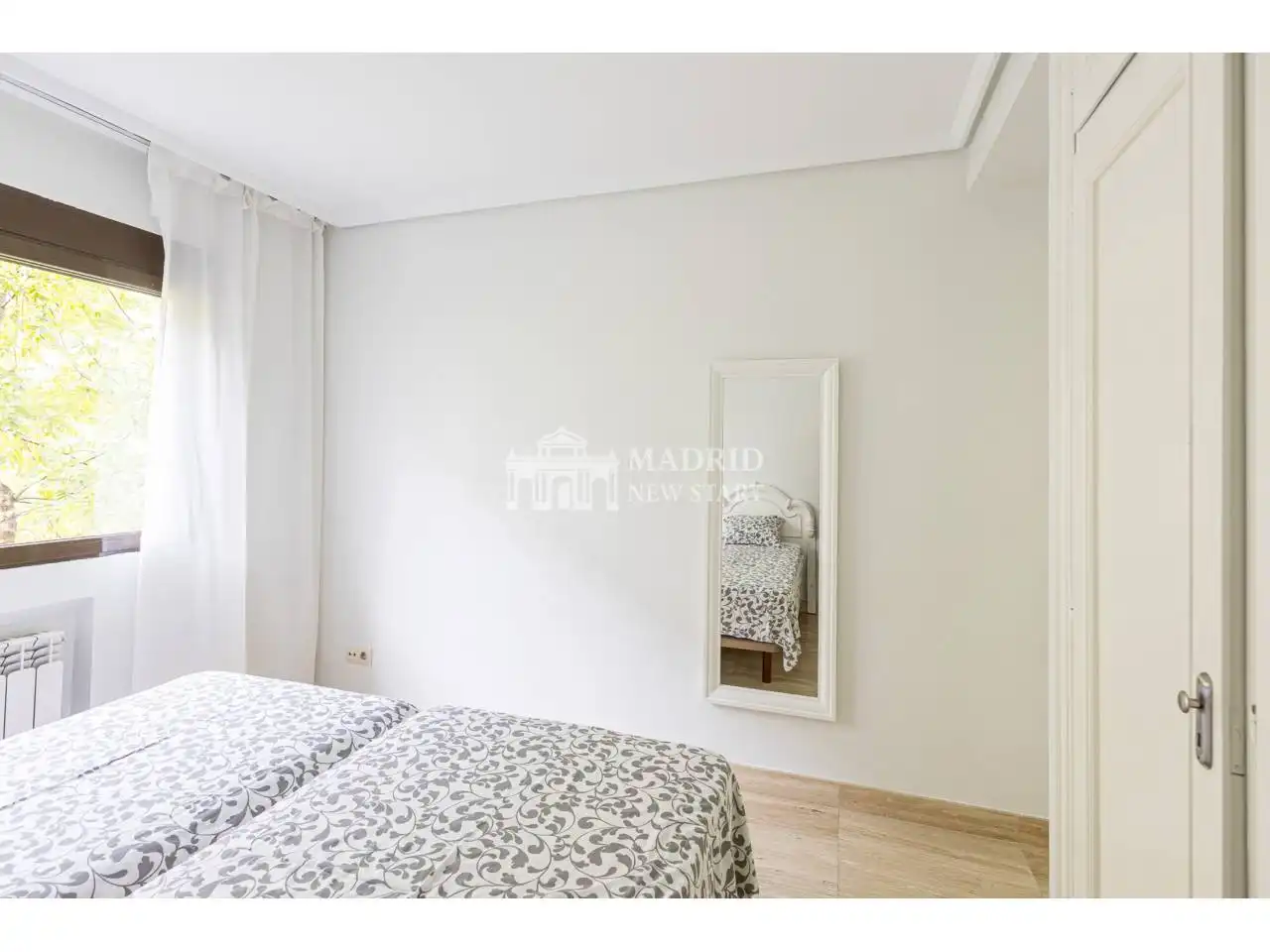Bedroom of Flat for rent in Madrid  with Air Conditioner, Heating and Furnished