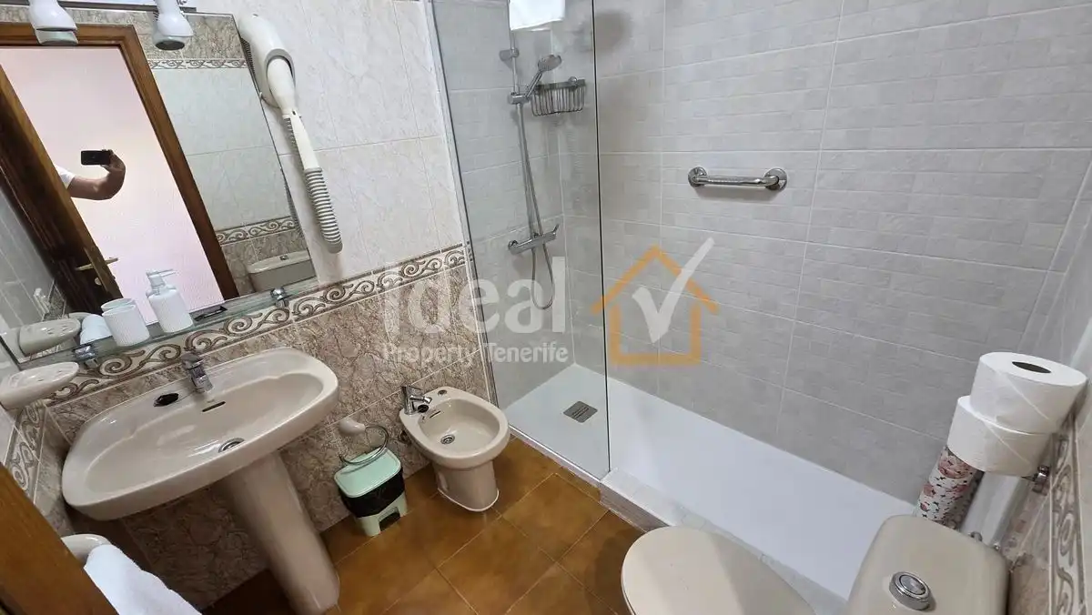 Bany de Apartament en venda en Adeje amb Terrassa i Moblat