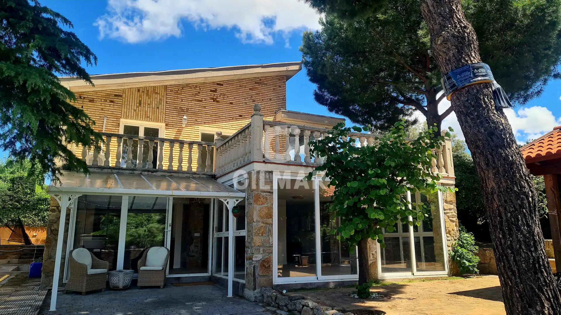 Vista exterior de Casa o xalet en venda en Boadilla del Monte amb Calefacció, Jardí privat i Piscina