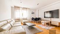 Living room of Flat for sale in  Madrid Capital  with Air Conditioner, Heating and Parquet flooring