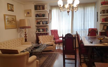 Living room of Flat for sale in  Logroño  with Air Conditioner, Heating and Balcony