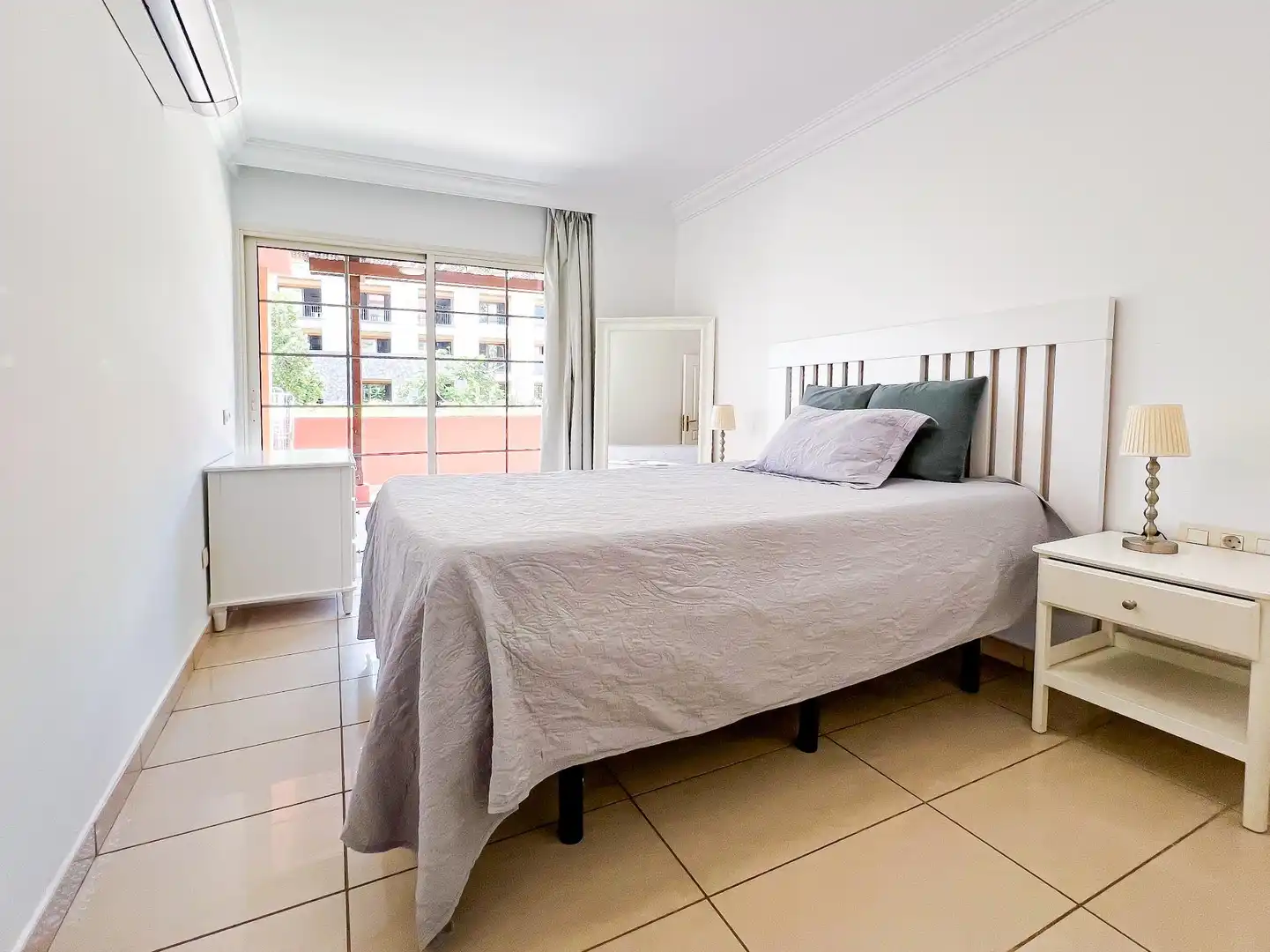 Schlafzimmer von Wohnungen zum Verkauf in Adeje mit Klimaanlage, Terrasse und Möbliert