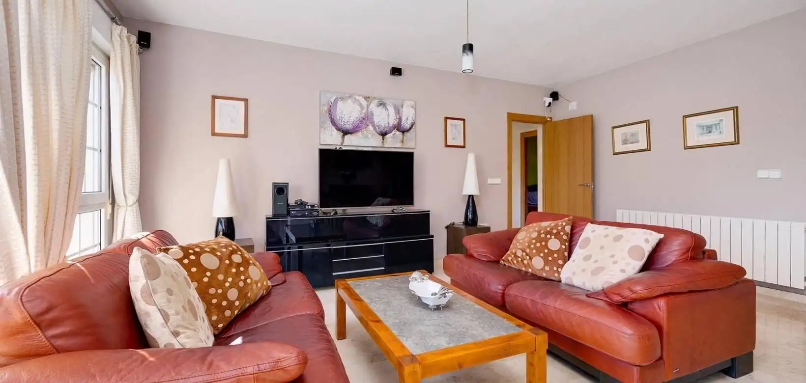 Sala d'estar de Casa o xalet en venda en Orihuela amb Aire condicionat, Calefacció i Jardí privat