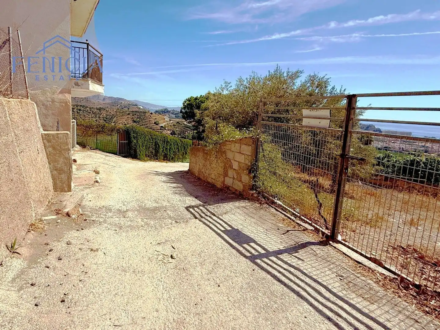 Country homes for sale in Almuñécar  with Storage room