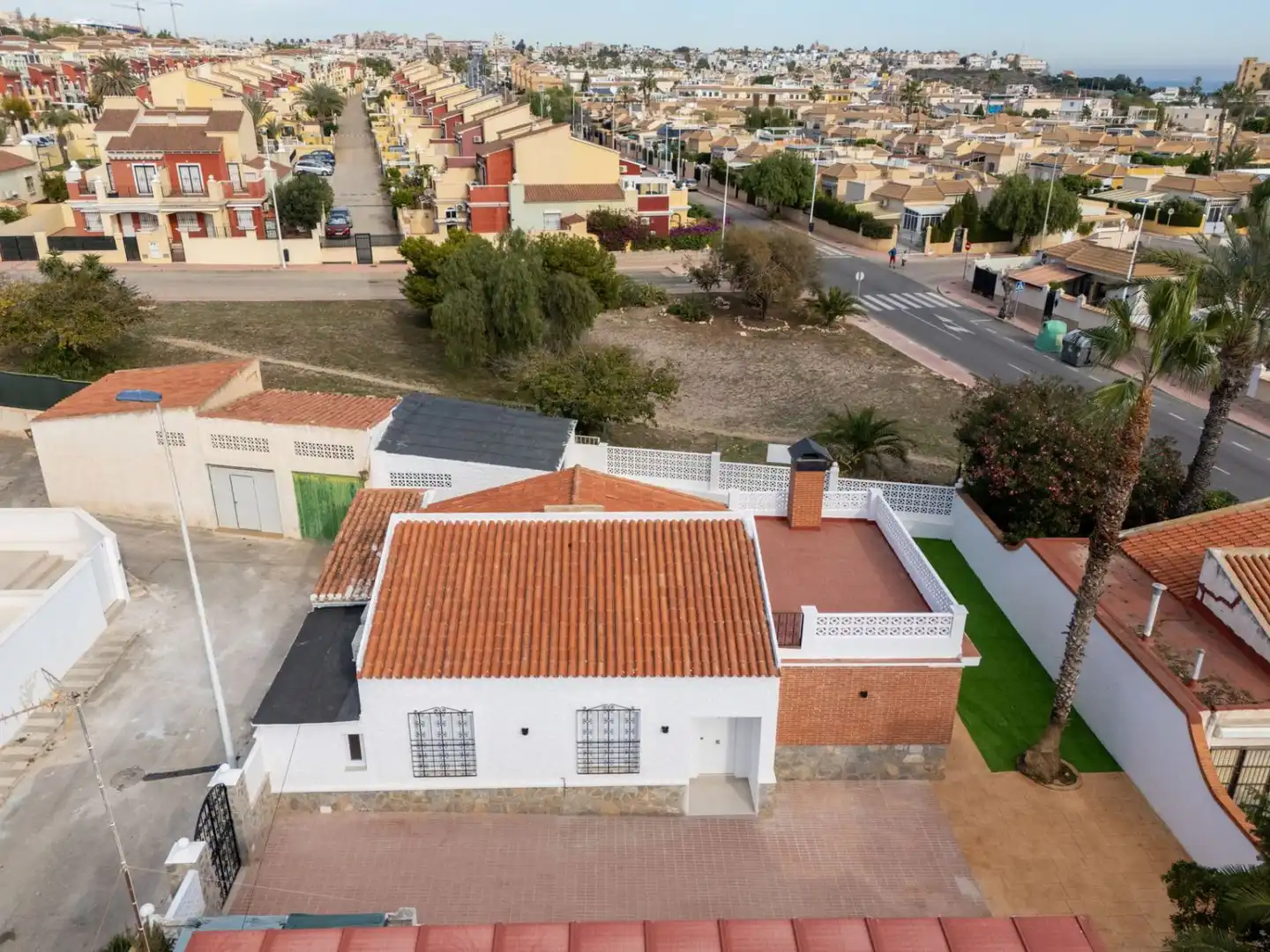 Detached house with pool for sale in Playa de los Locos, imagen 38