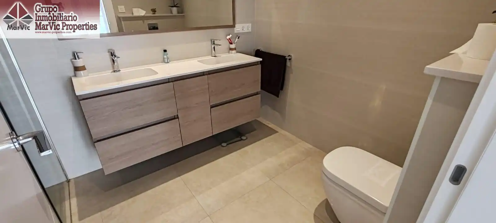 Bany de Casa o xalet en venda en Benidorm amb Aire condicionat i Jardí privat
