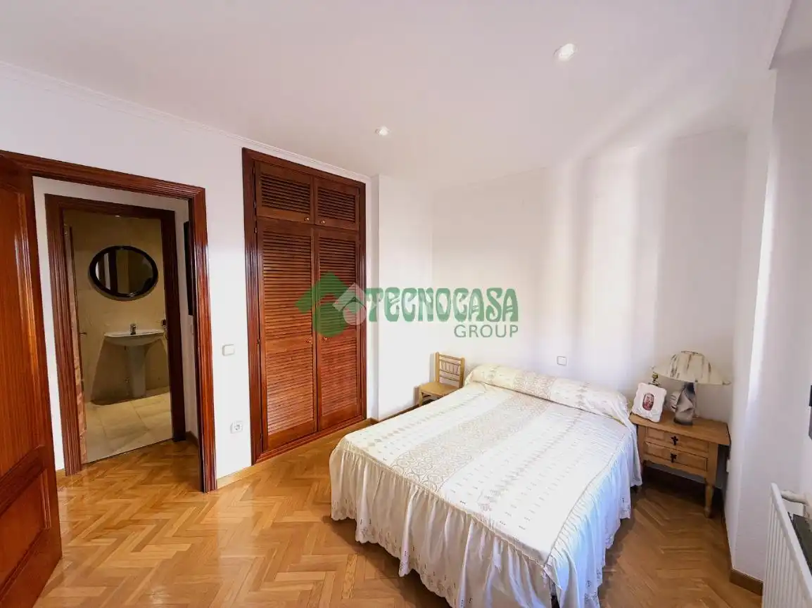 Bedroom of Flat for sale in Cuenca  with Air Conditioner, Heating and Terrace