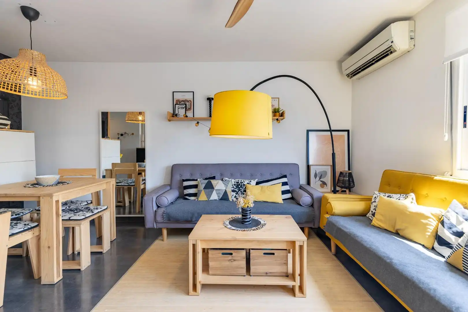 Sala de estar de Casa adosada en venta en Benimuslem con Aire acondicionado, Calefacción y Parquet