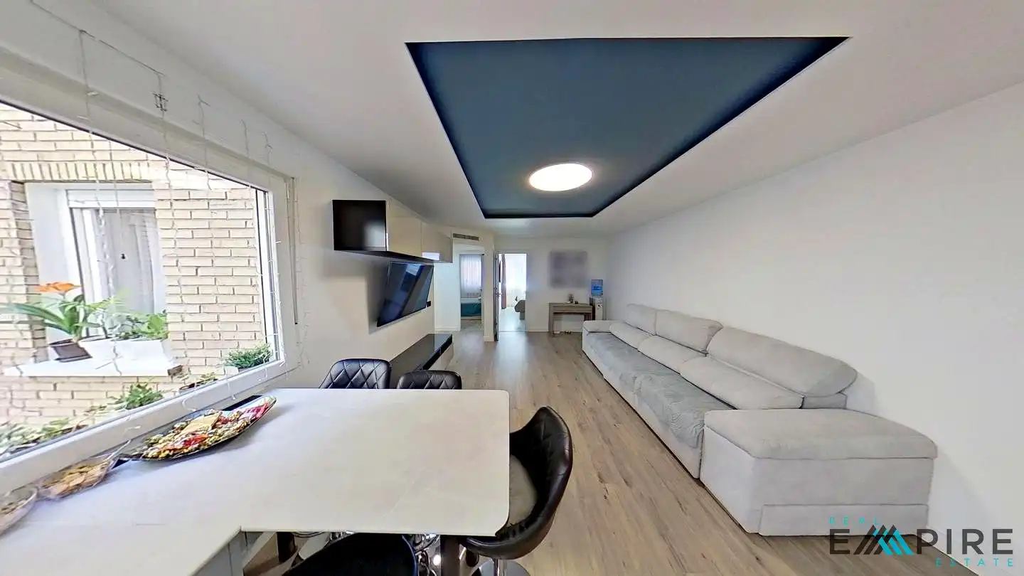 Sala d'estar de Pis en venda en Parla amb Aire condicionat, Calefacció i Balcó