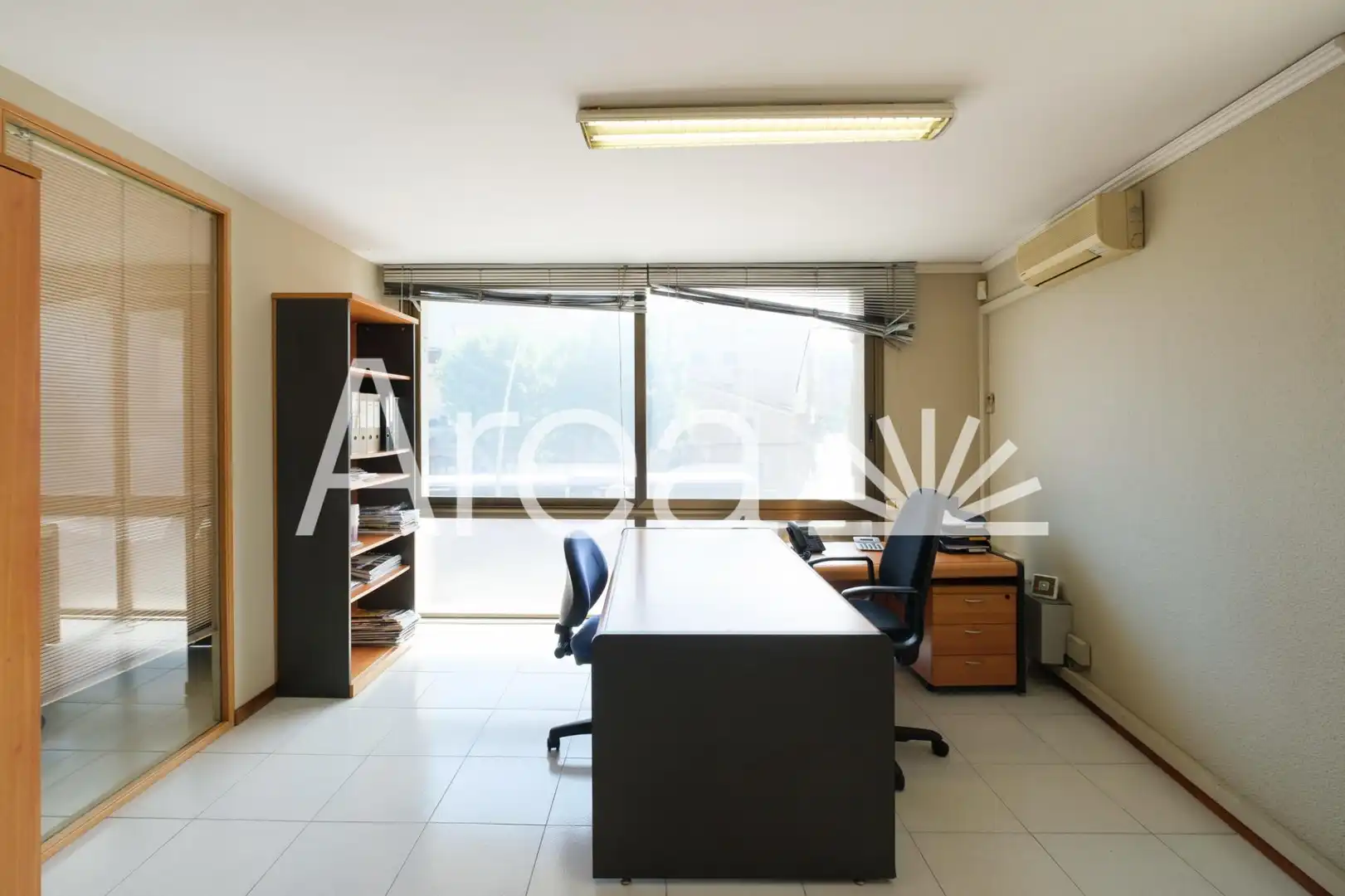 Büro zum Verkauf in Arenys de Mar mit Klimaanlage, Abstellraum und Möbliert