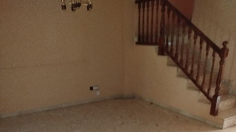 Foto 2 de Casa adosada en venda a C/ Can Roca, Nucli Urbà, Esparreguera