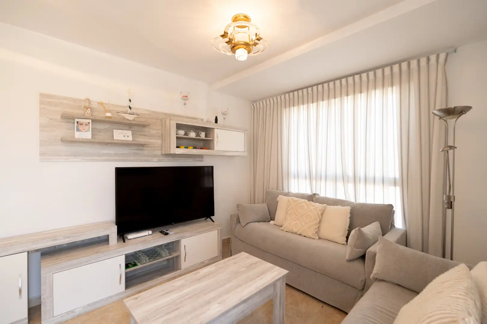 Apartments for rent in Carrer Venecia, 28, Montañar - El Arenal