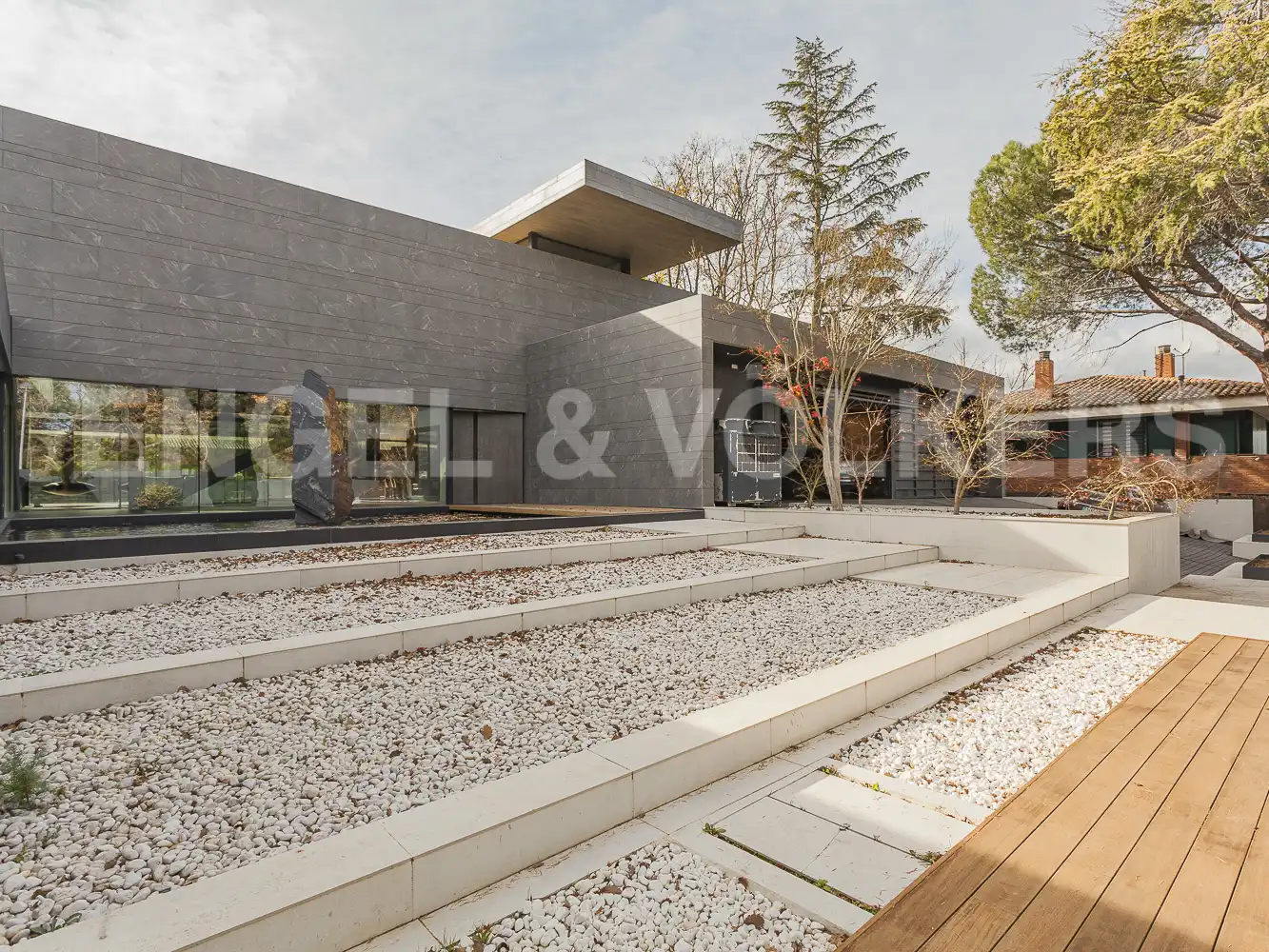 Vista exterior de Casa o xalet de lloguer en Sant Cugat del Vallès amb Aire condicionat, Calefacció i Jardí privat