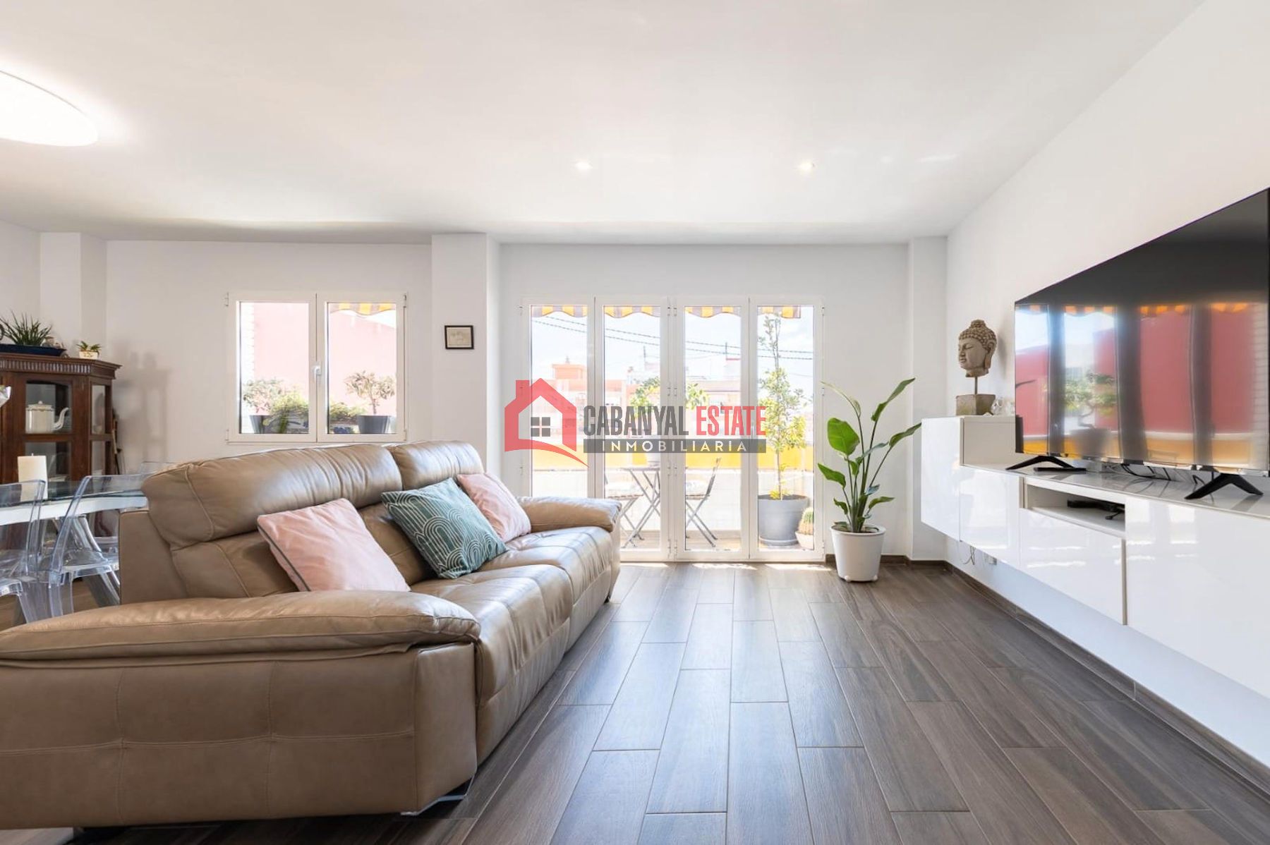 Living room of Apartments for rent in  Valencia Capital  with Air Conditioner, Furnished and Balcony